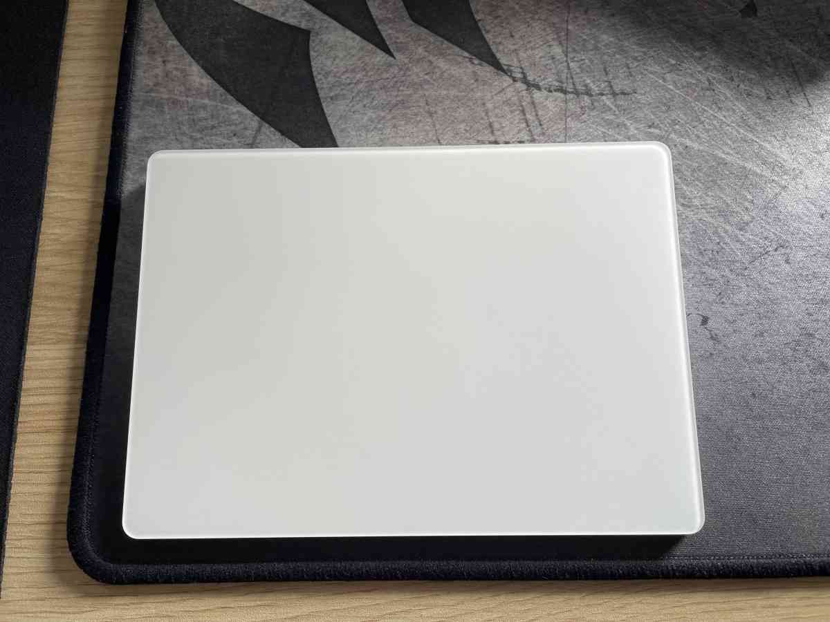 Apple trackpad 2
