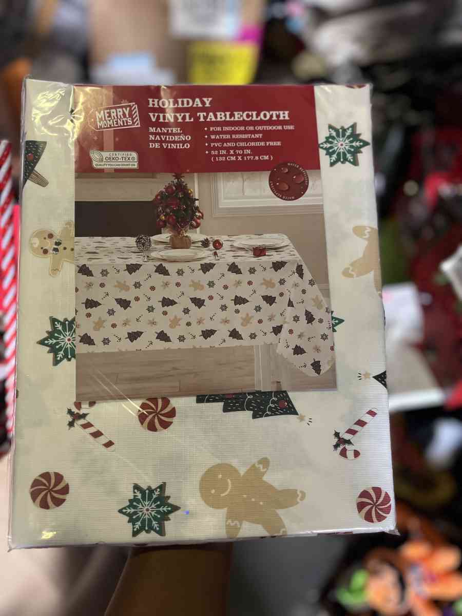 holiday table cloths