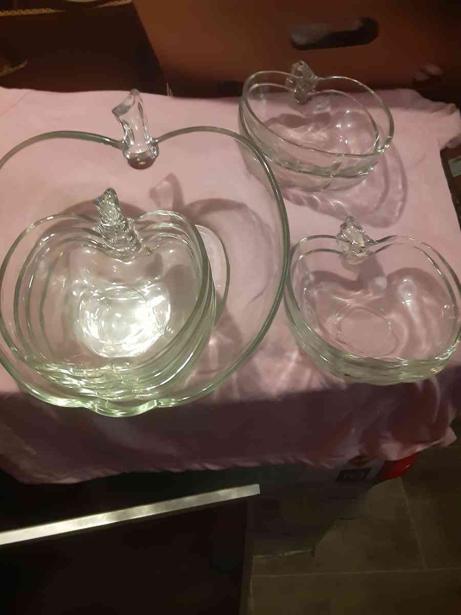 large salad bowl with eight small serving bowls