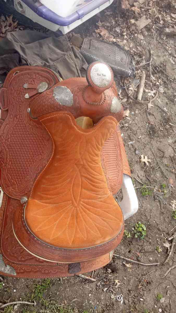 Its a Whiting saddle very good condition