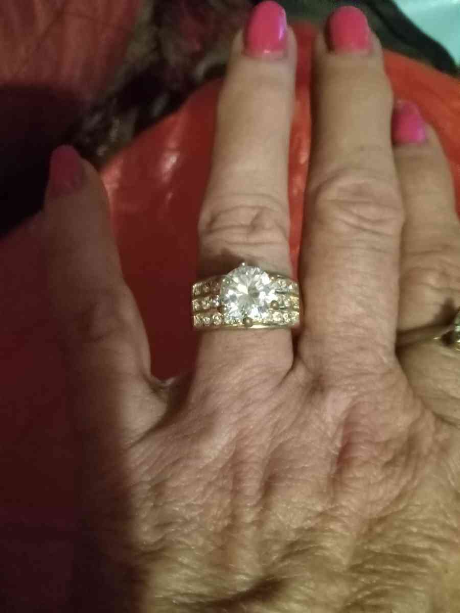 1ct cz gold ton sz7 nice ring