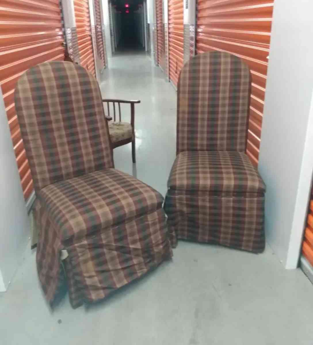 beautiful 2 accent chairs