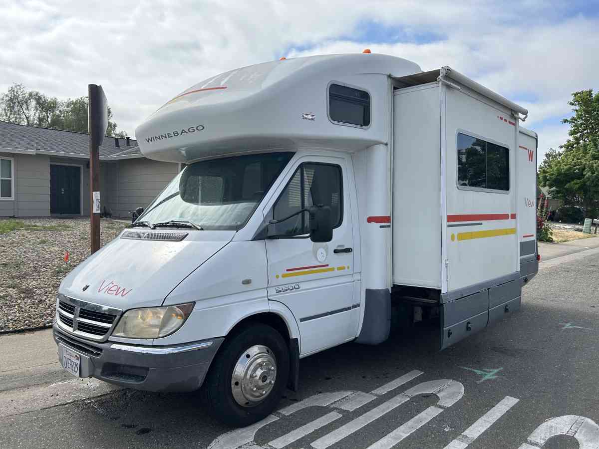 2005 Winnebago view 24ft
