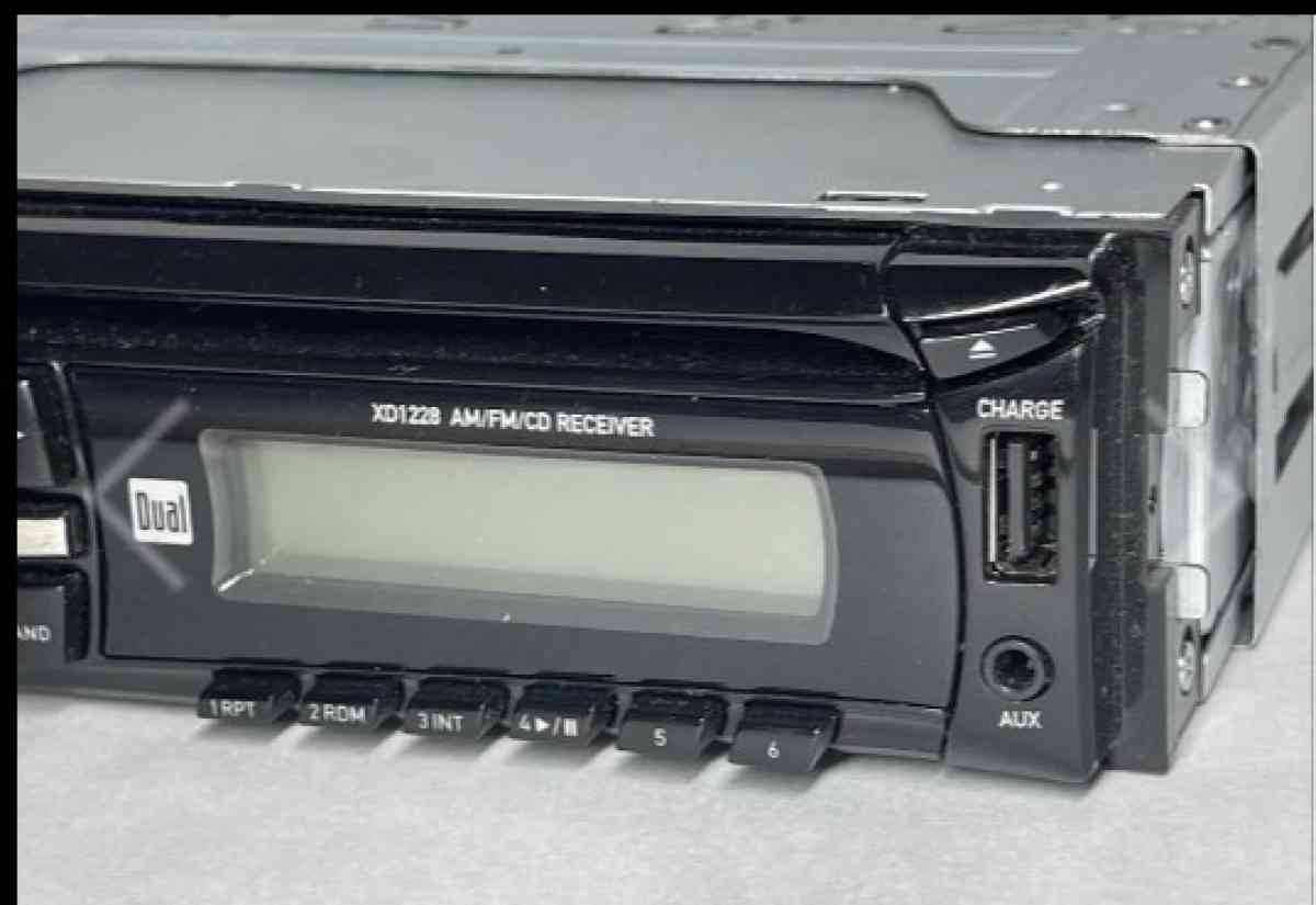 dual Xd 1228 car stereo with face