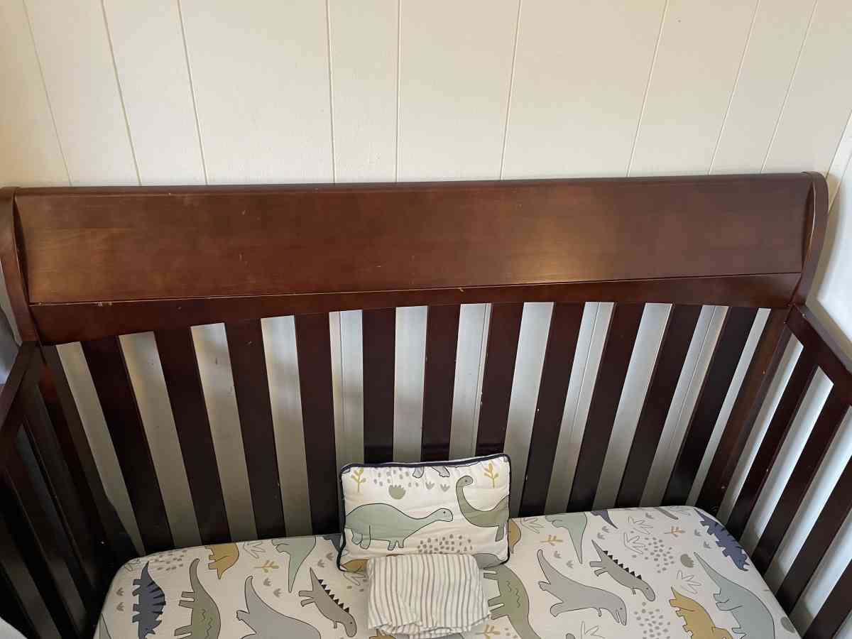 Convertible Crib And Dresser