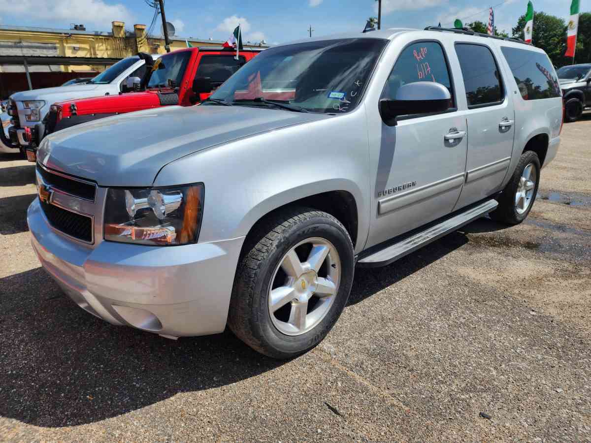 Chevrolet Suburban LTZ 2013