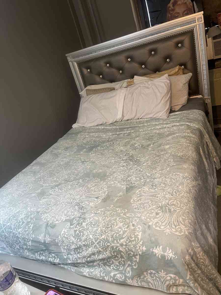 queen bed