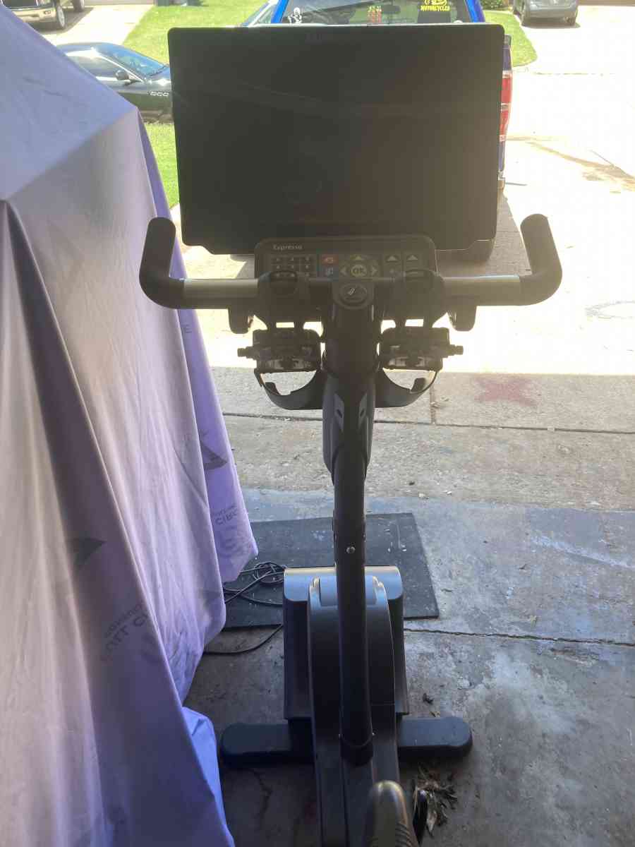 Expresso S3u Interactive Upright Exercise Bike