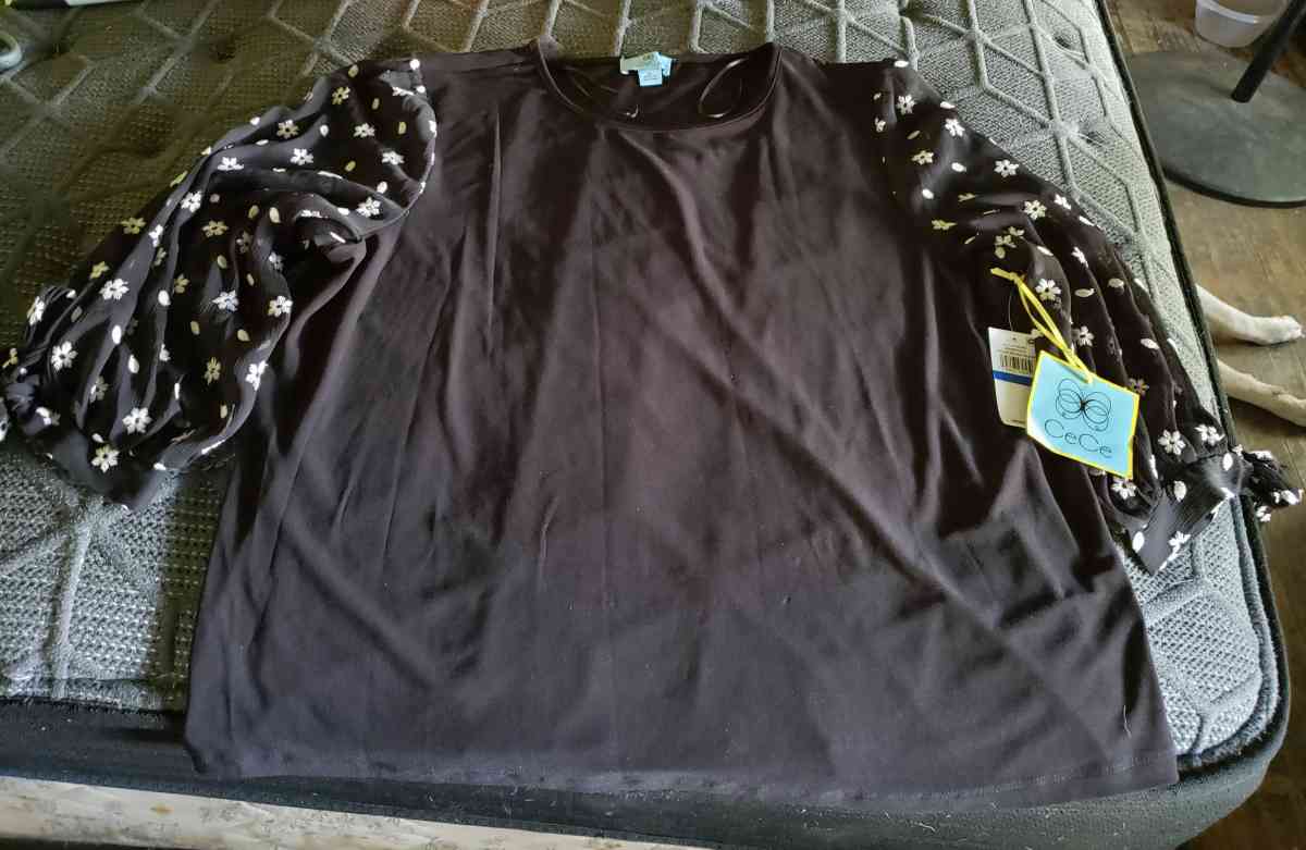 An xLarge black Short with Little White Daisys