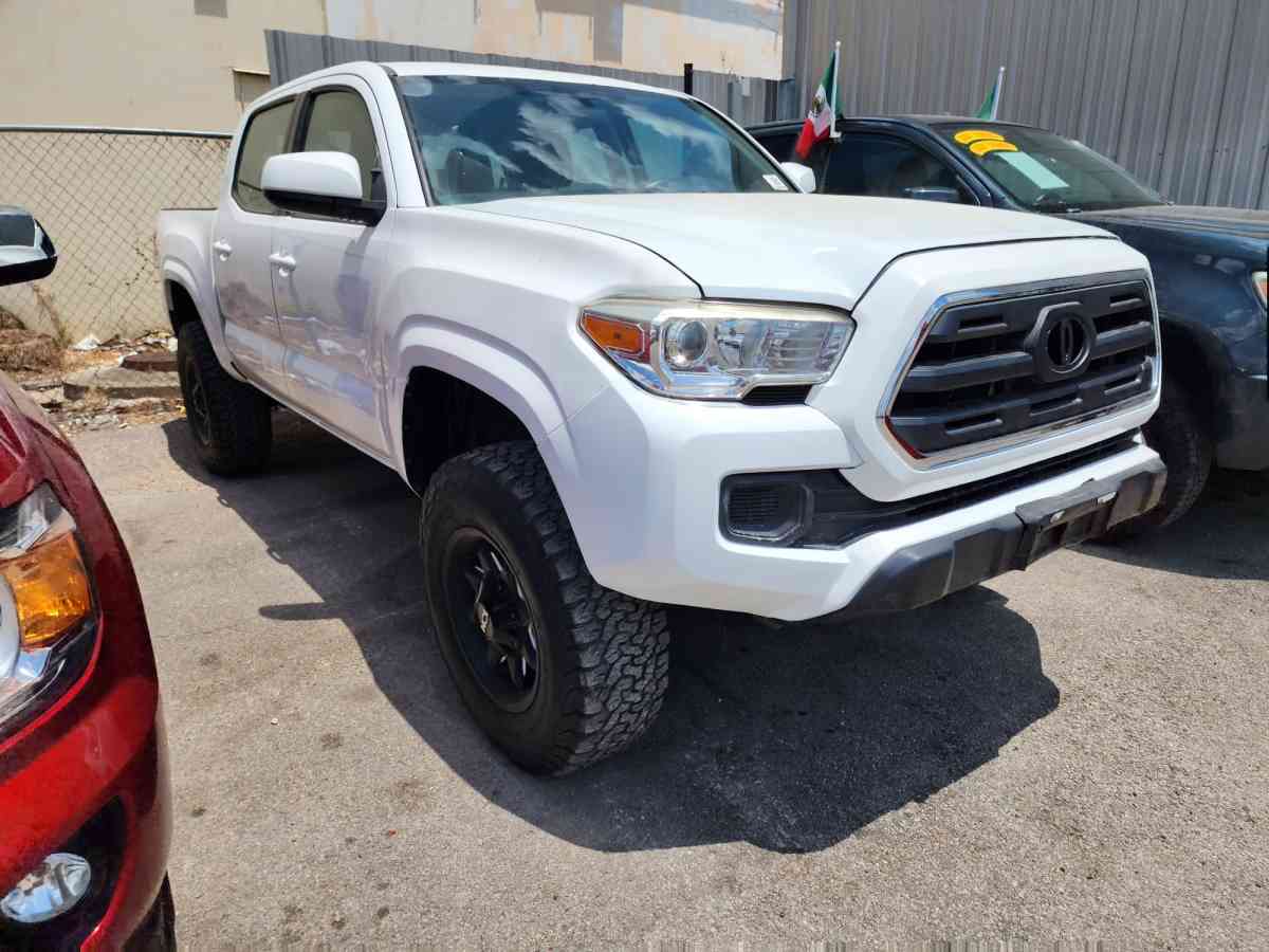 Toyota Tacoma V6 Lifted 2016