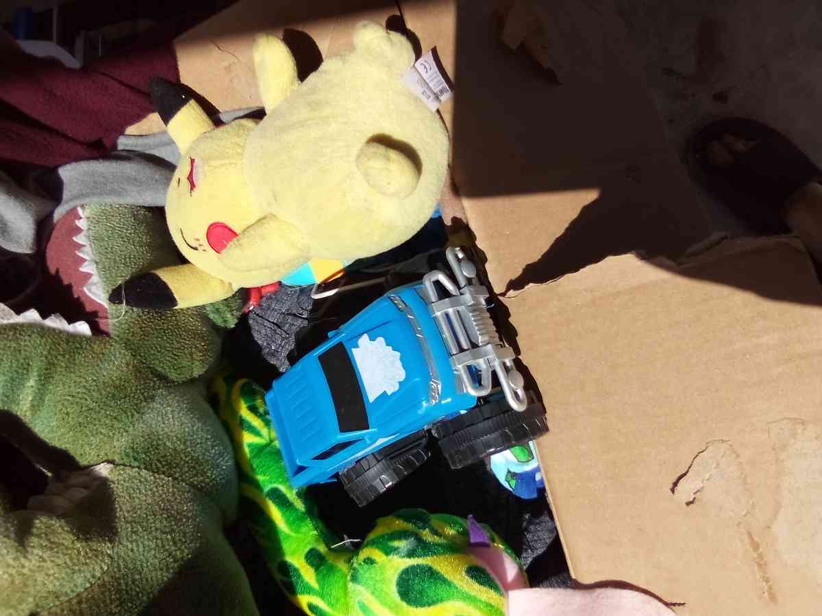 Im selling lots of toys mainly boy ages 3 to 8 clothes ect