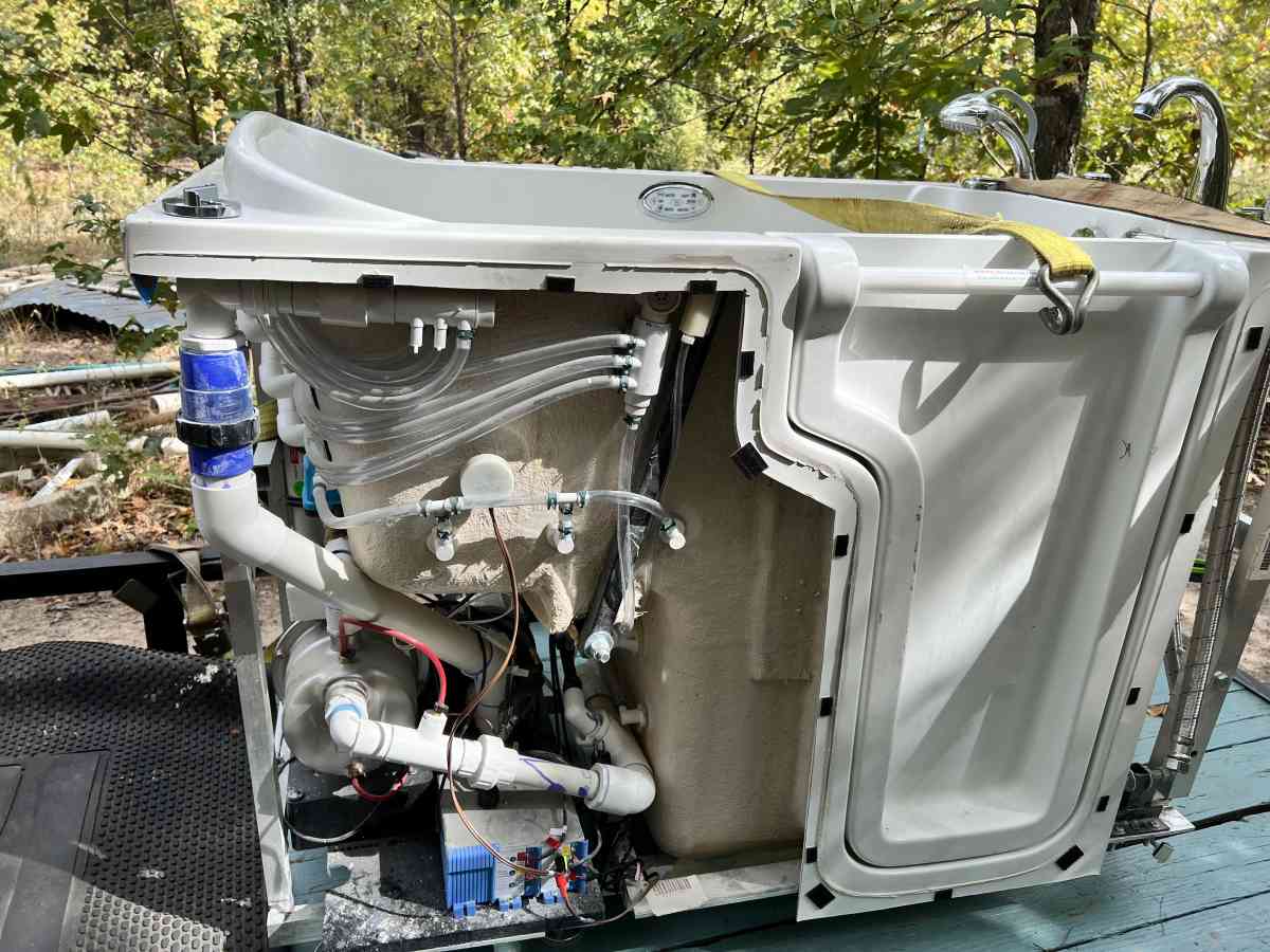 Therapeutic walk in Jacuzzi tube