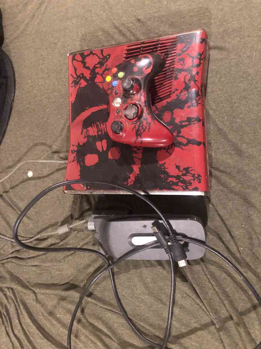 Xbox 360 and 1 game controller