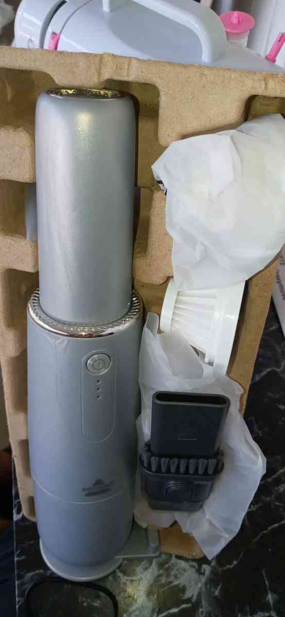 Rechargeable Vacuum Cleaner