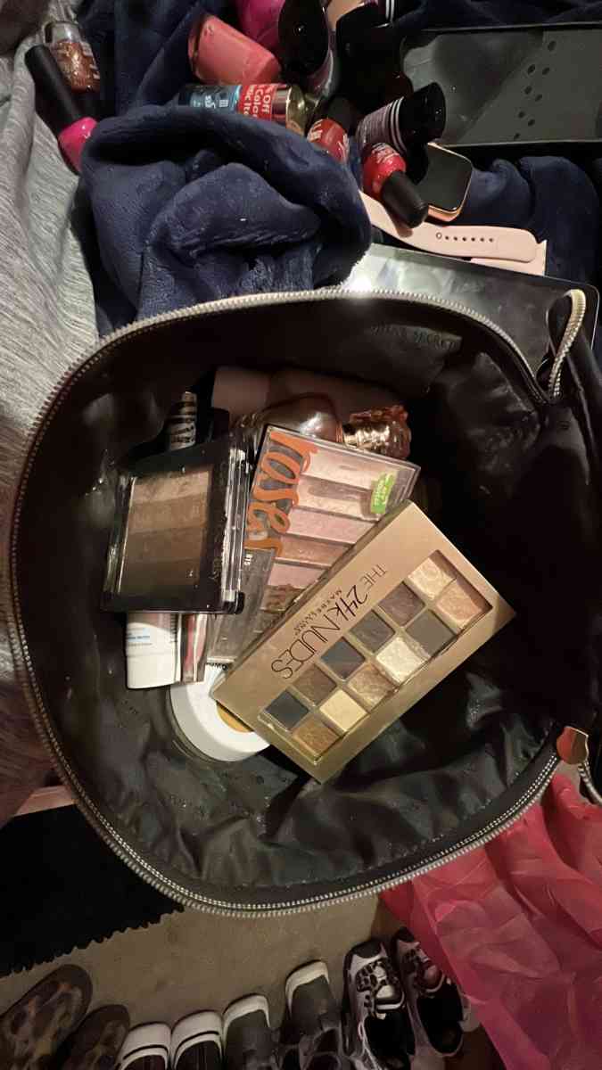 bundle of make up scarfs and socks also hats