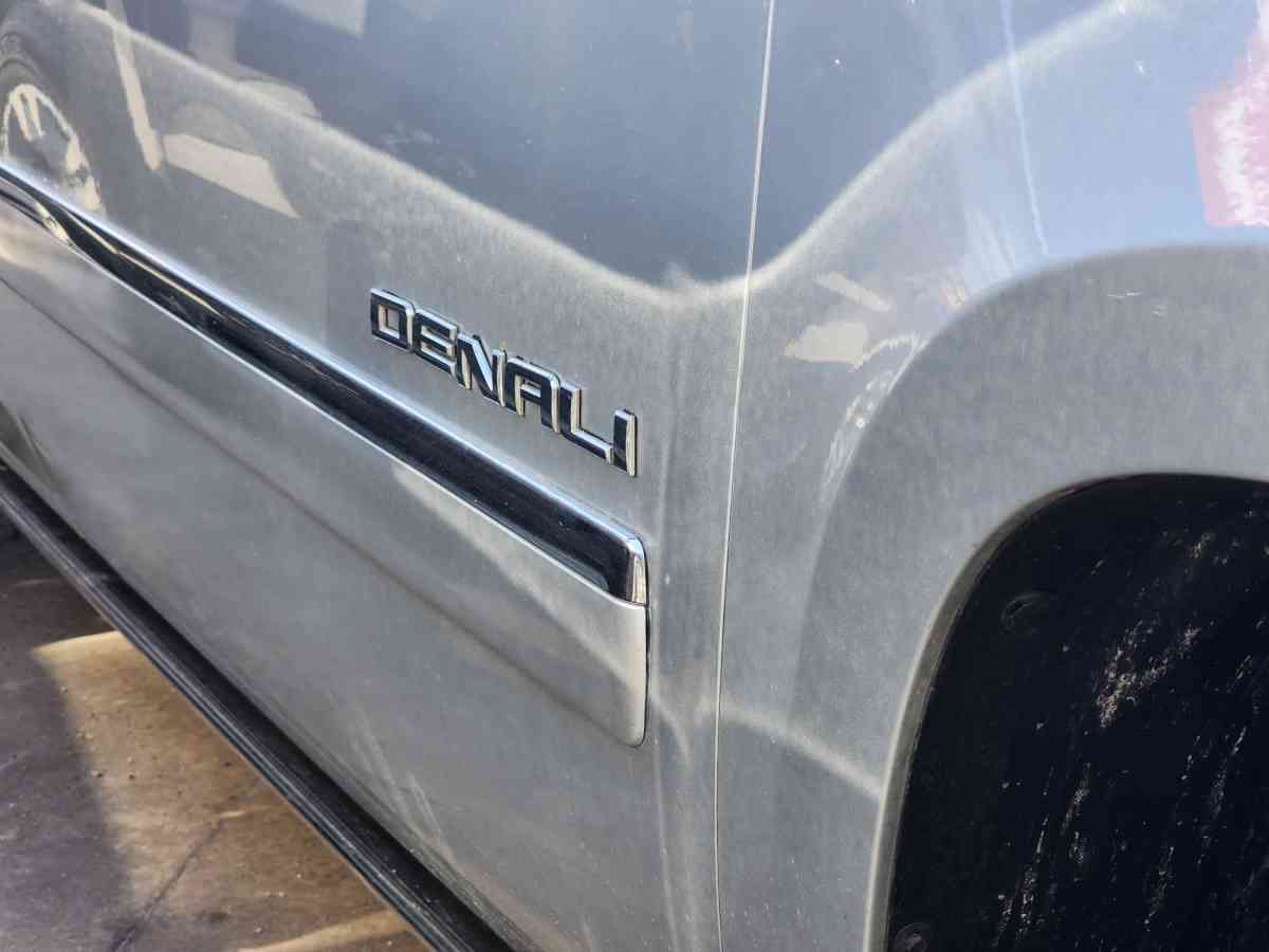 GMC YUKON DENALI XL 2013