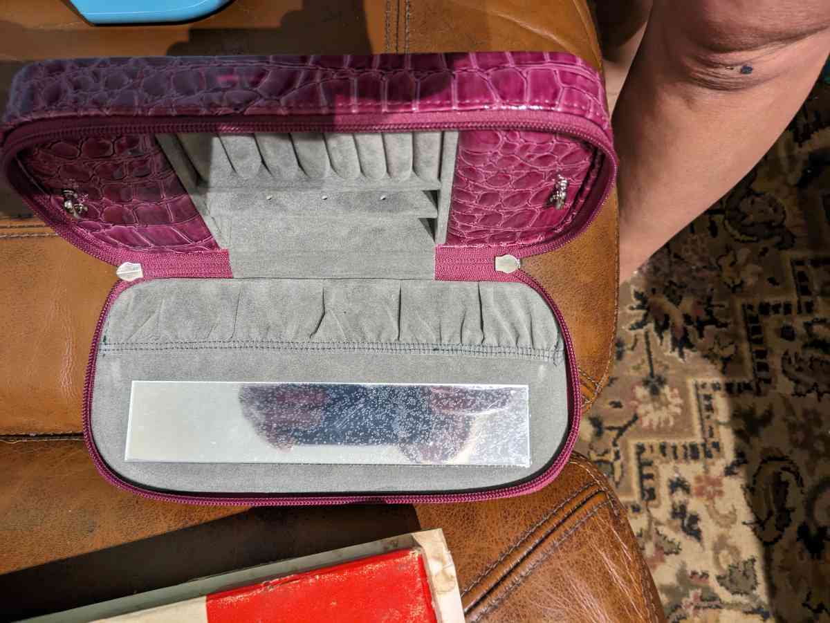 traveling jewelry case