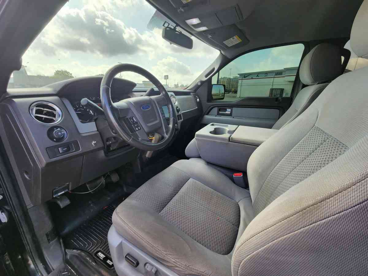 Ford F150 LIFTED 2013