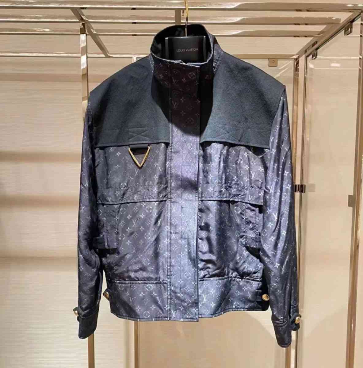jacket size small