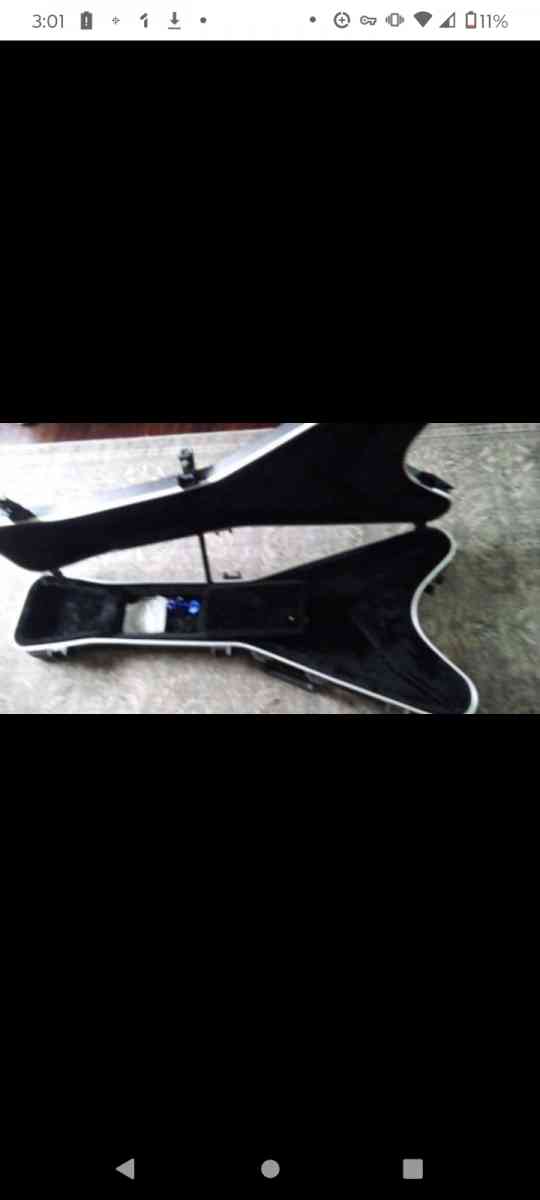 Jackson flying V hardshell guitar case paid 300 new BESTOFFE