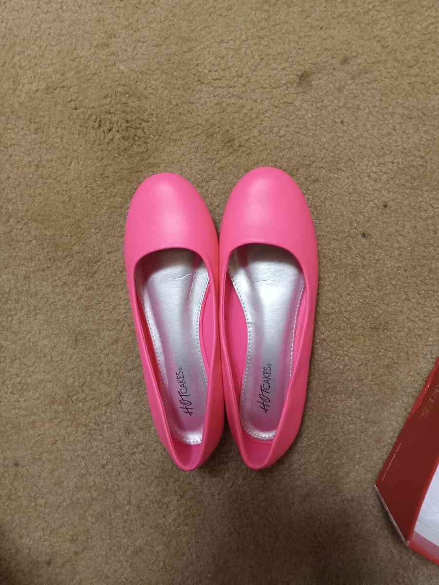 Pink shoes hot cakes