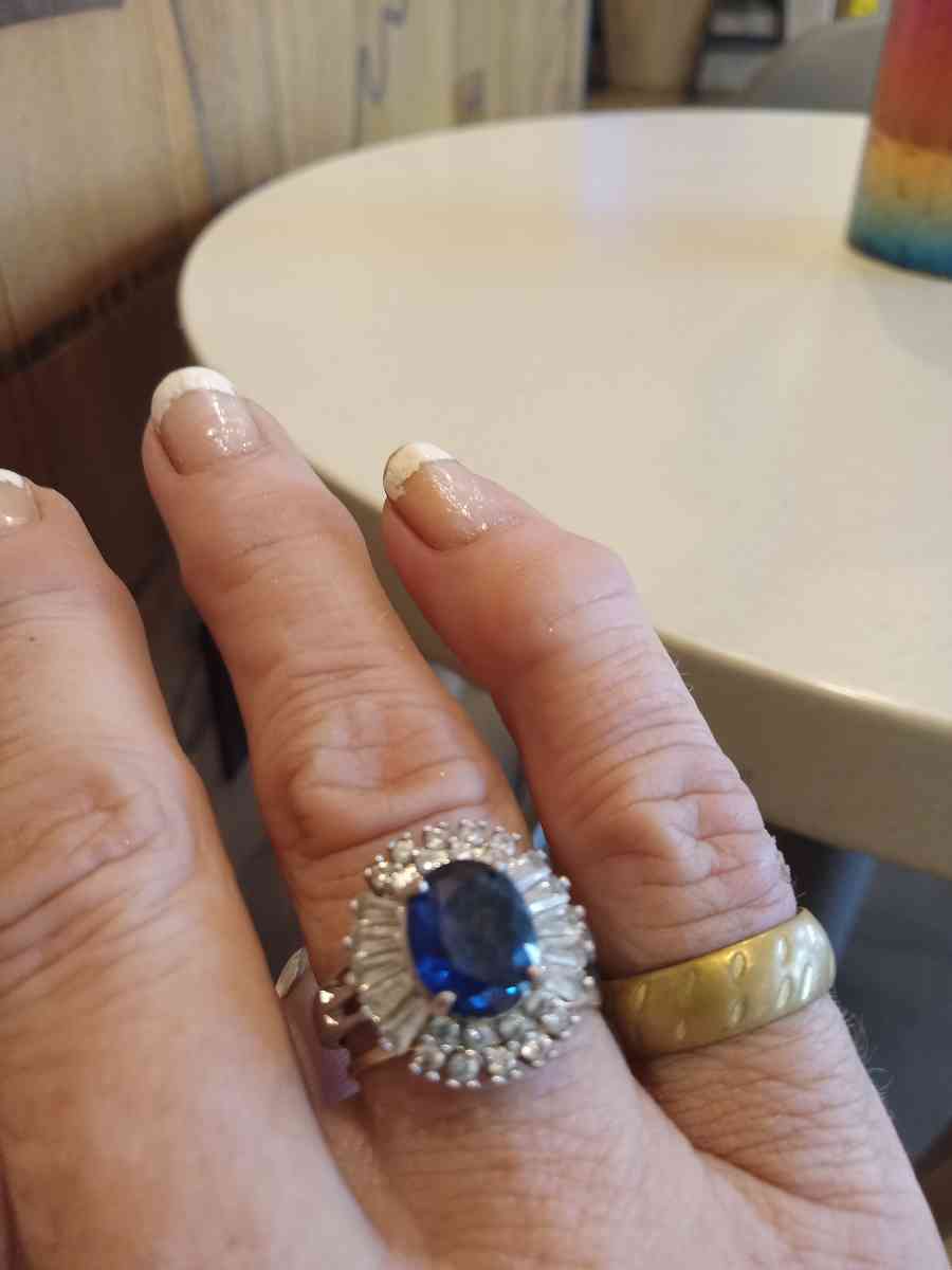 1ct Saphire Solitary with cz baguette sterling silver sz7