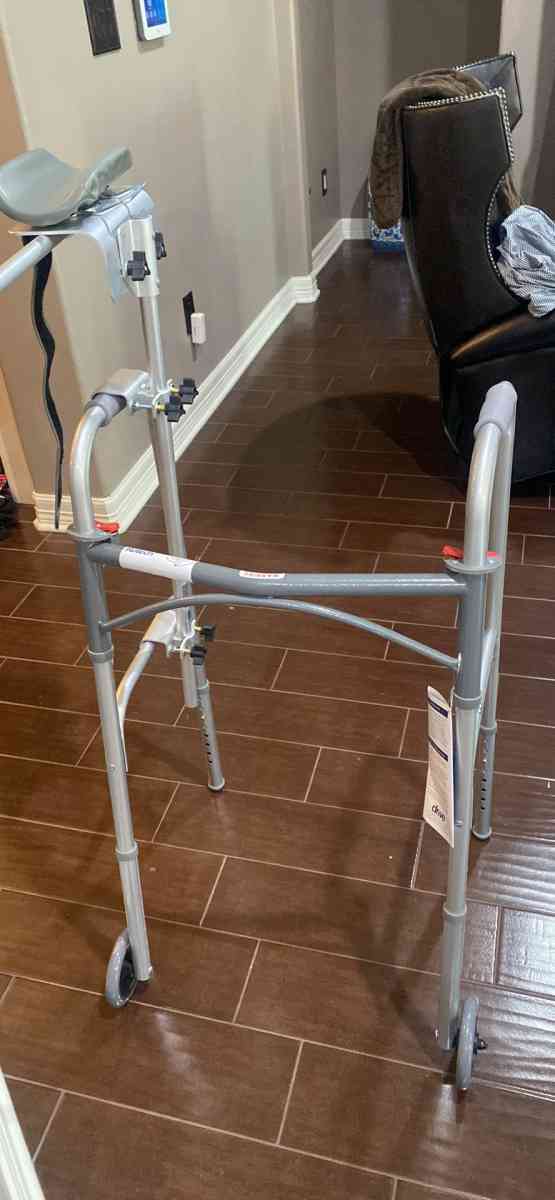 Walker with arm support