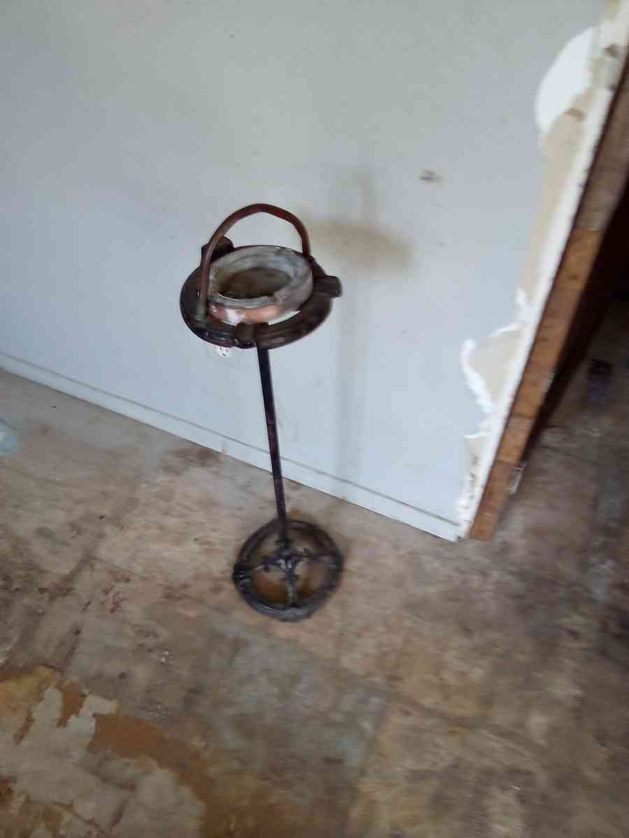 I am selling this stuff that can be put in the office like