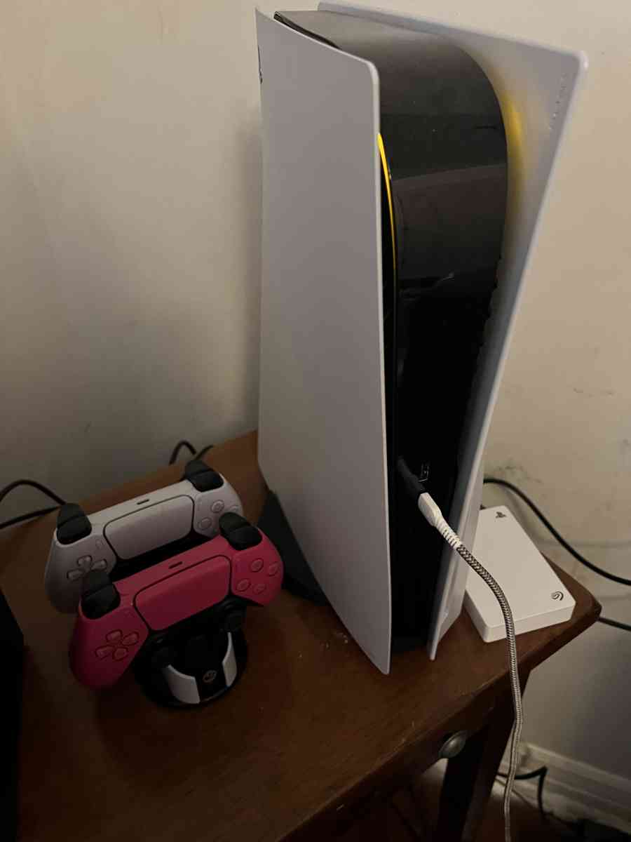 ps5 disc version bundle comes with 20 games five controllers