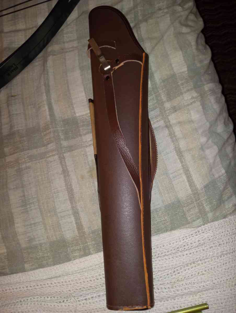 Fred Bear Signature Jennings Bow with 9 Arrows and Tips