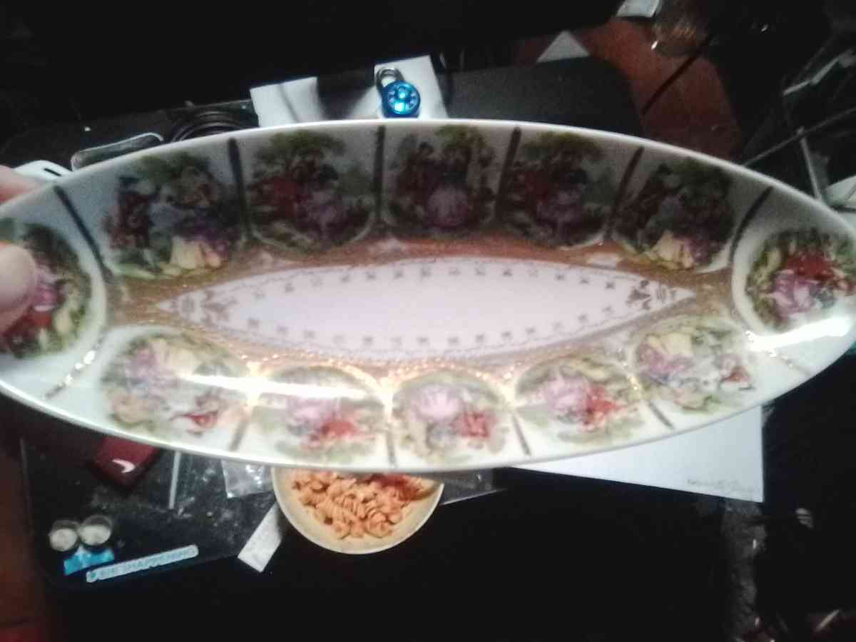 Royal stamped porcelain dish inlaid with Gold