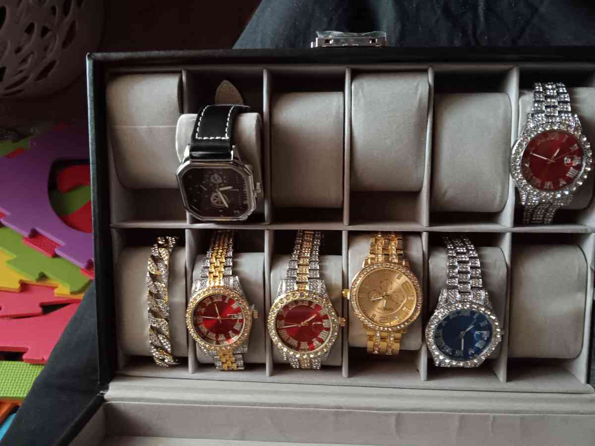 watches necklaces and braclet