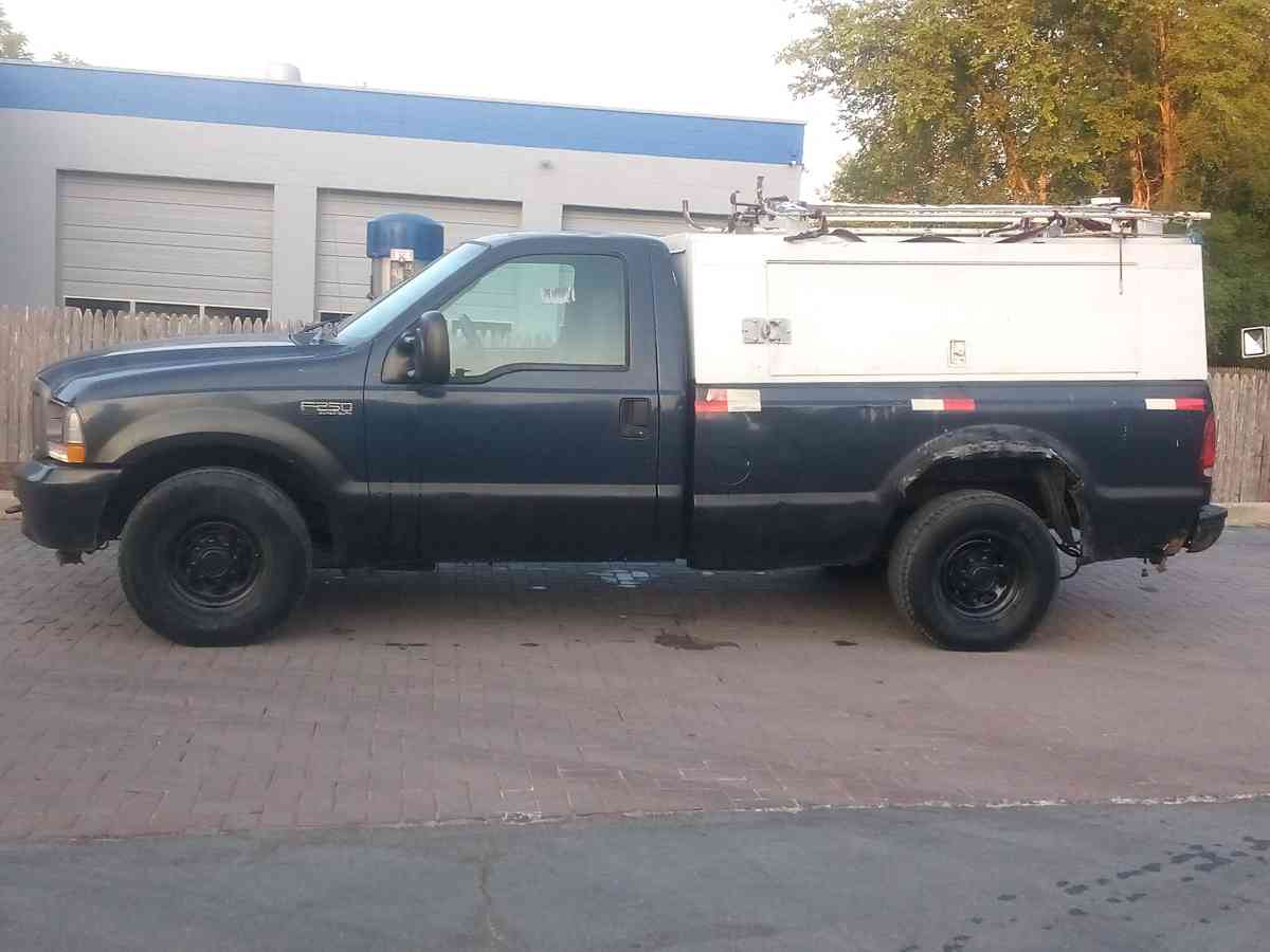 Ford 250 2004 145 mil millas en buenas condiciones