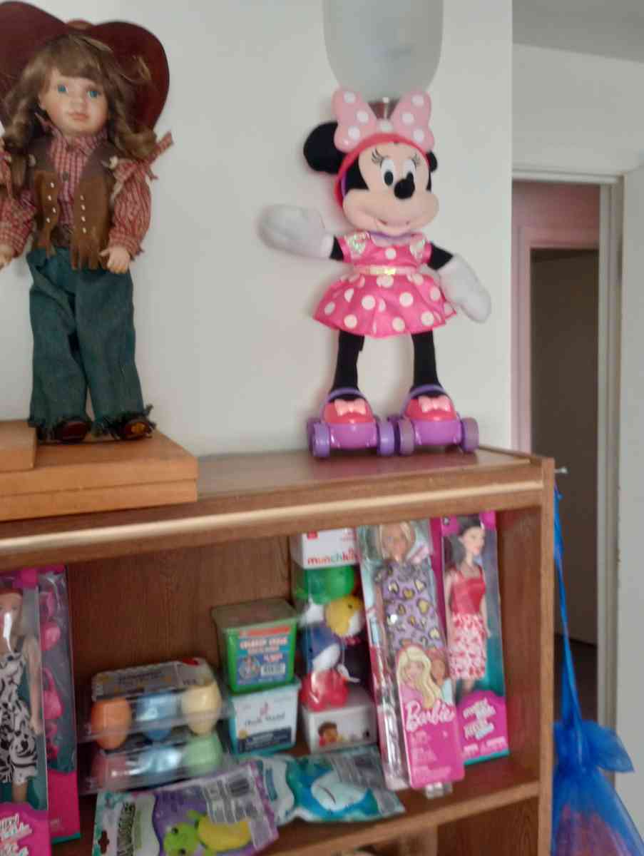 two bedroom apartment everything must go 2000