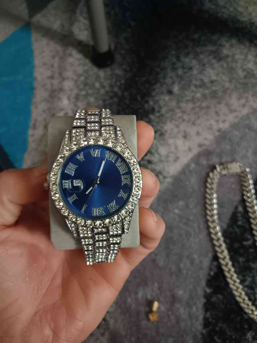 watches necklaces and braclet