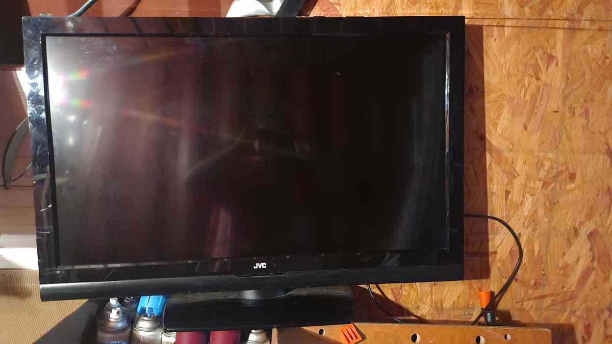 37 in JVC TV