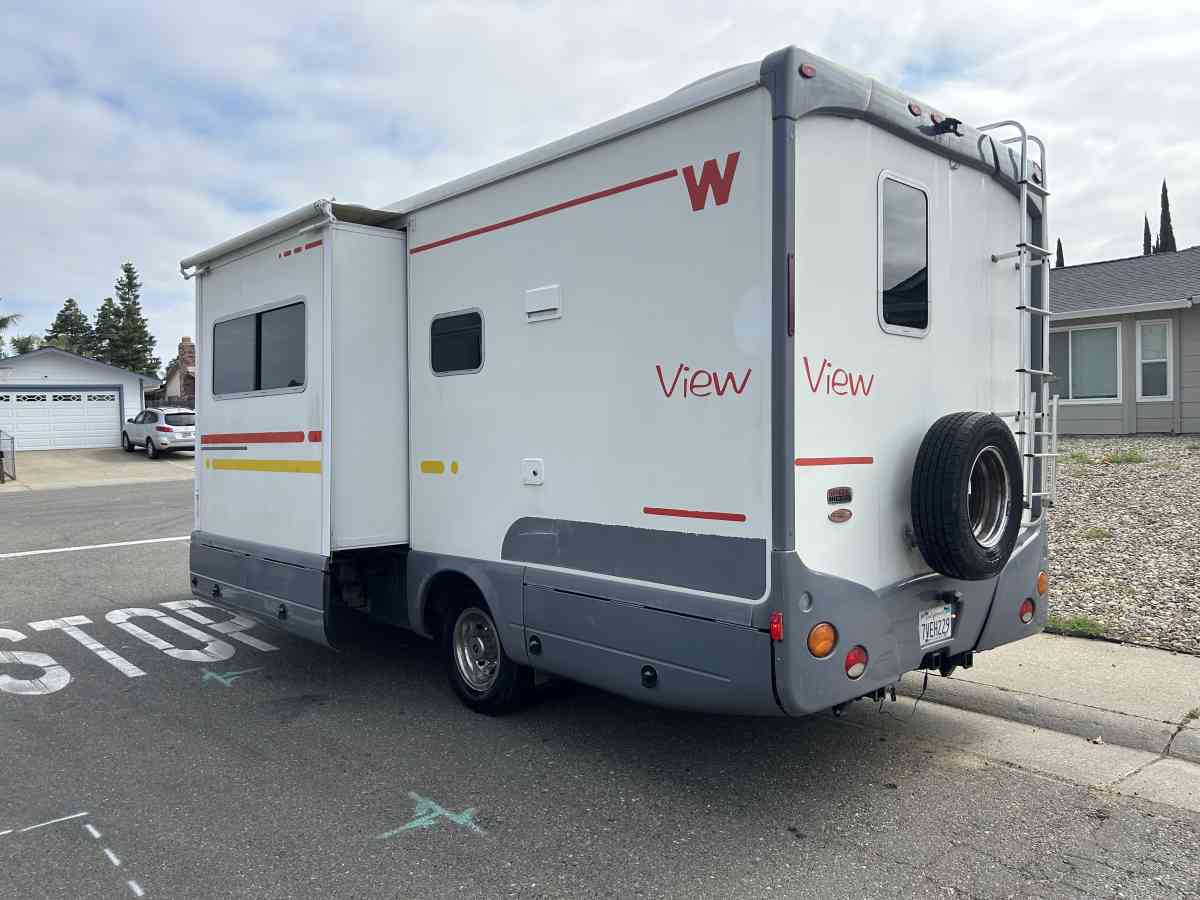 2005 Winnebago view 24ft