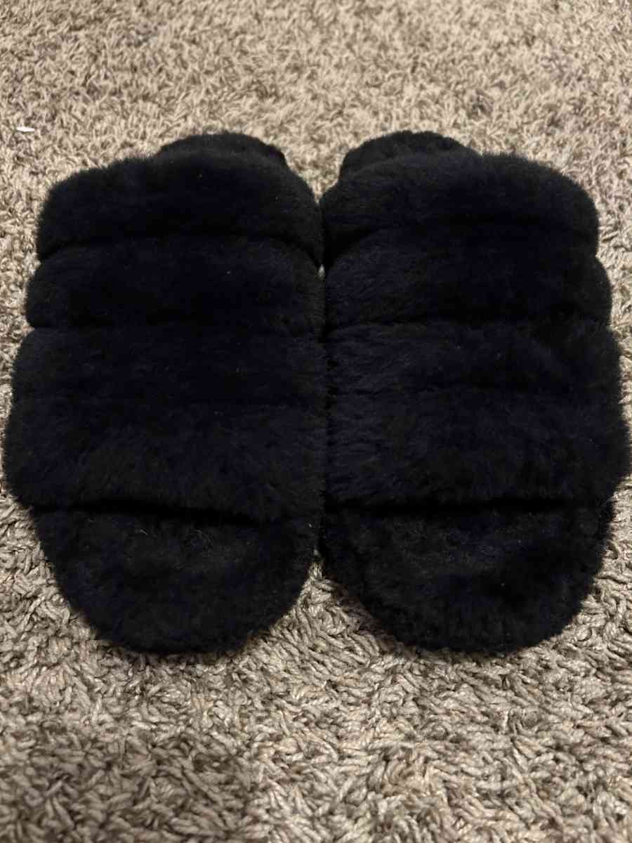 Ugg slides