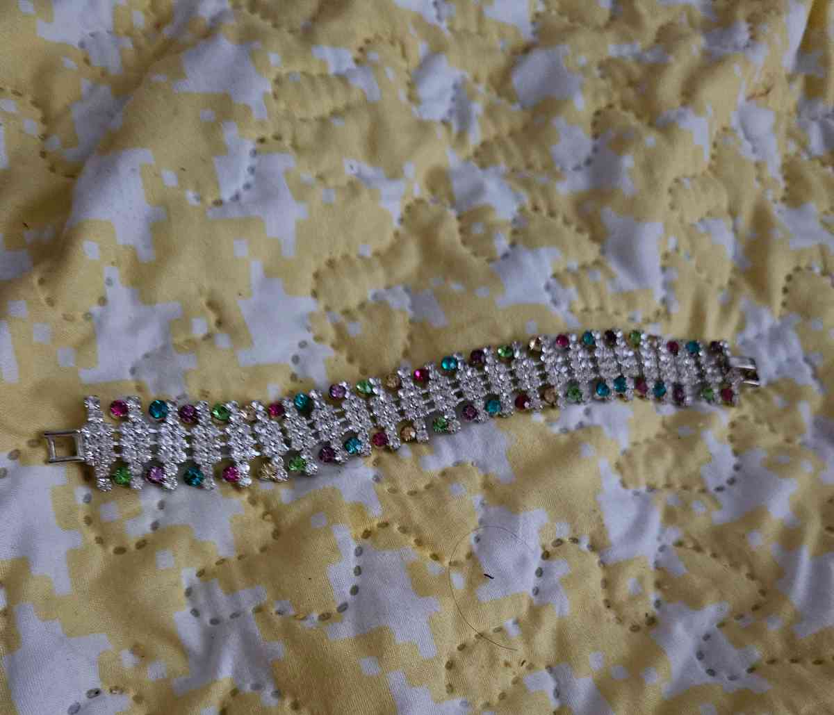 bracelet Dimonds with different colors