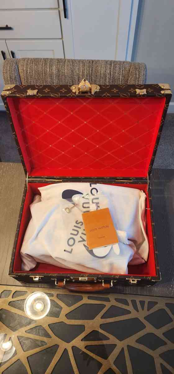 Louis Vuitton Sneakers size 11