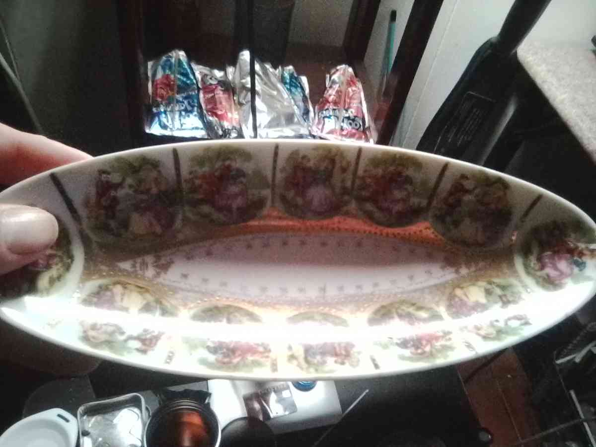 Royal stamped porcelain dish inlaid with Gold