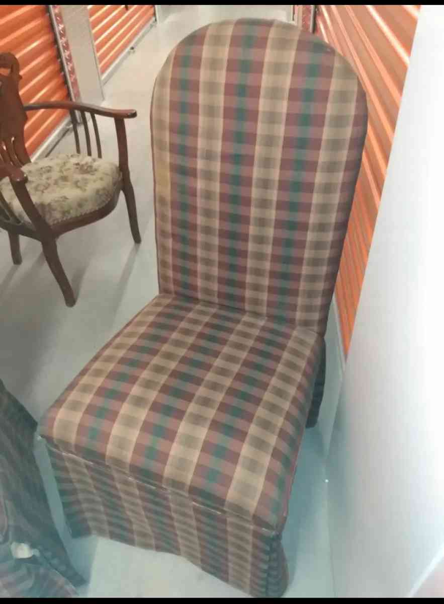 beautiful 2 accent chairs