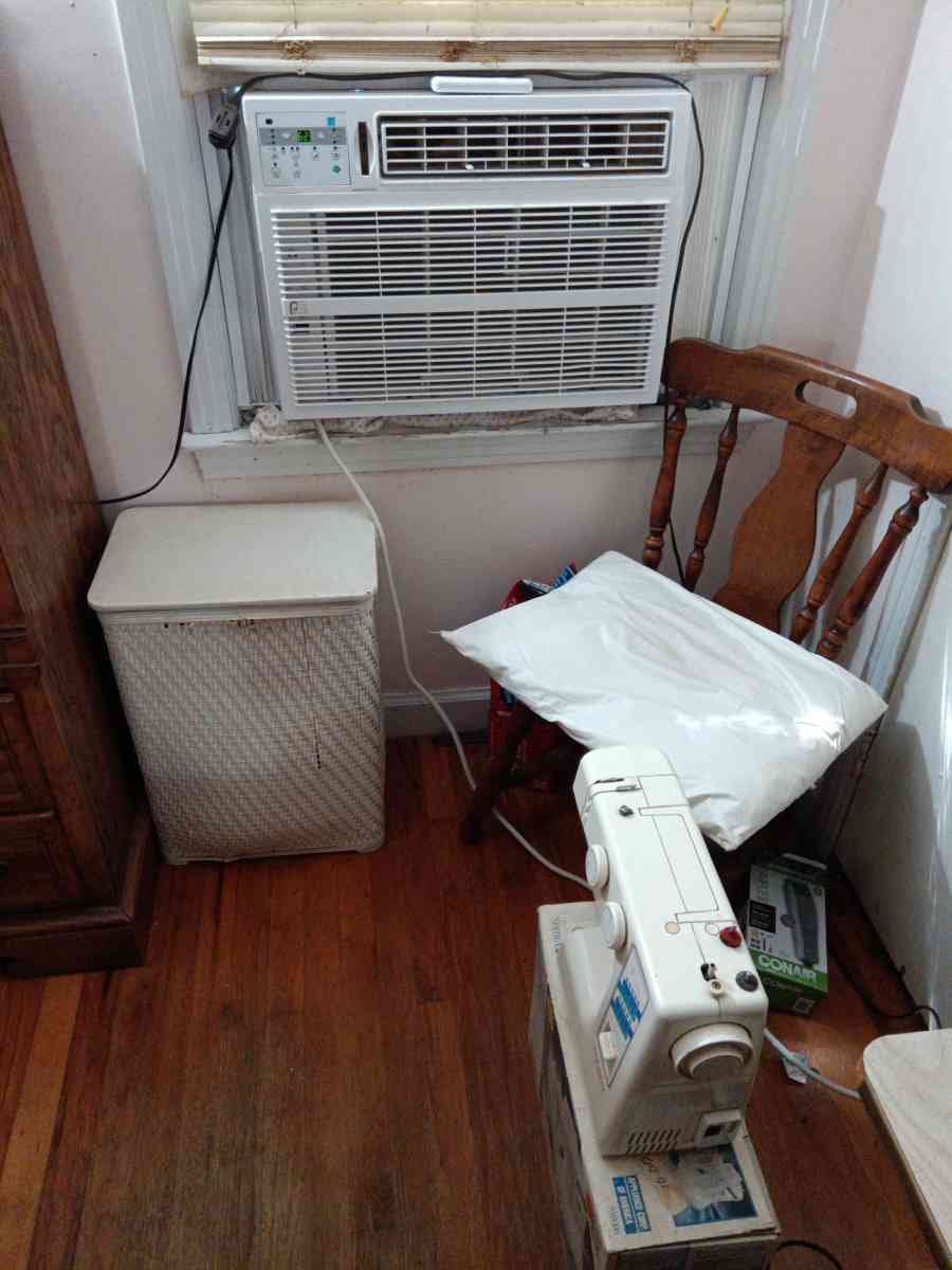 1 nice window ac unit big one white