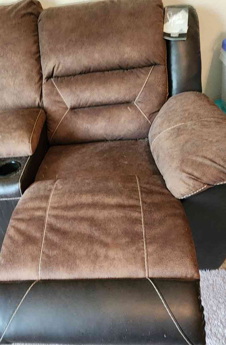 reclining love seat with console