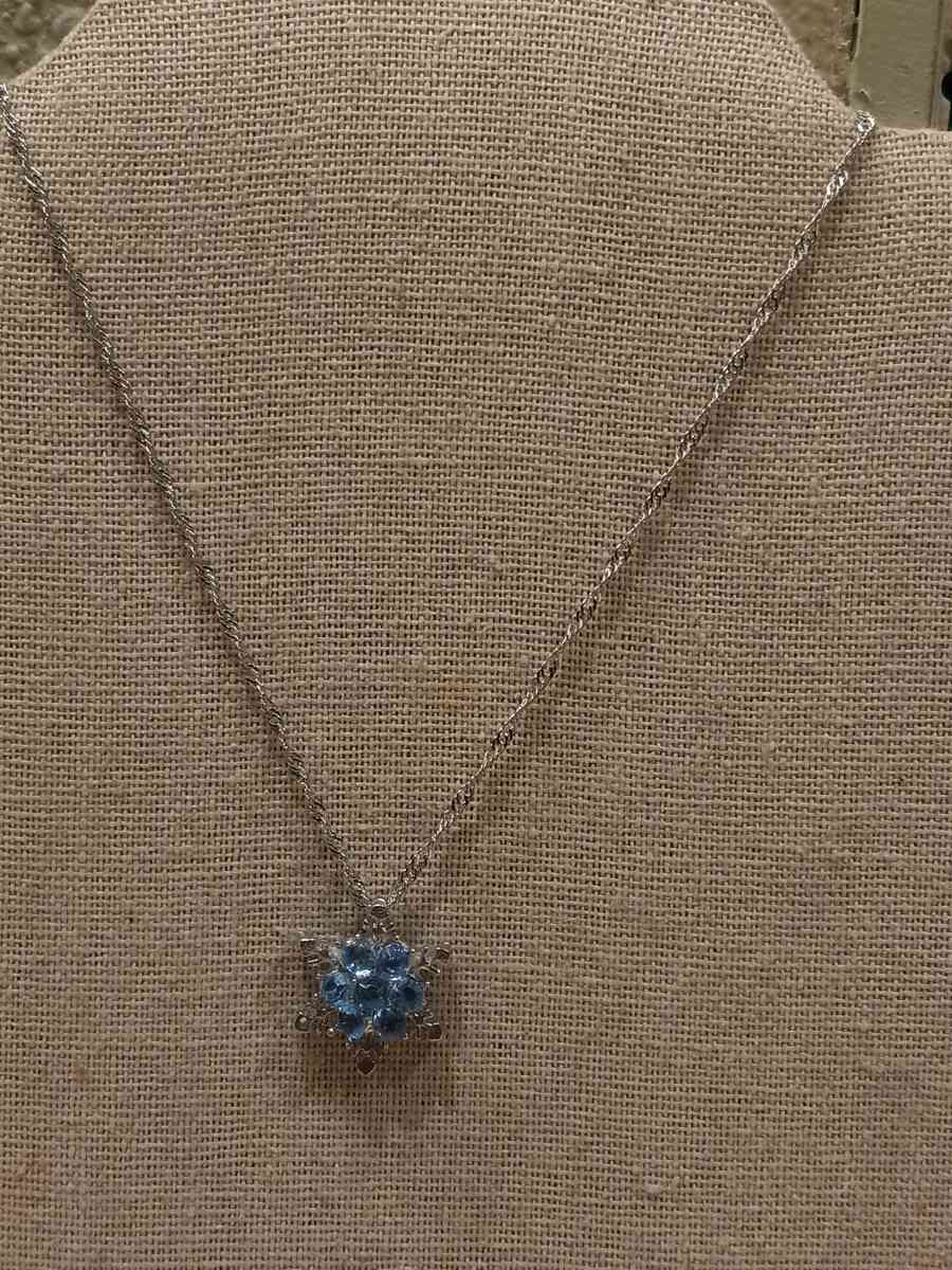 New Womens Christmas Necklace