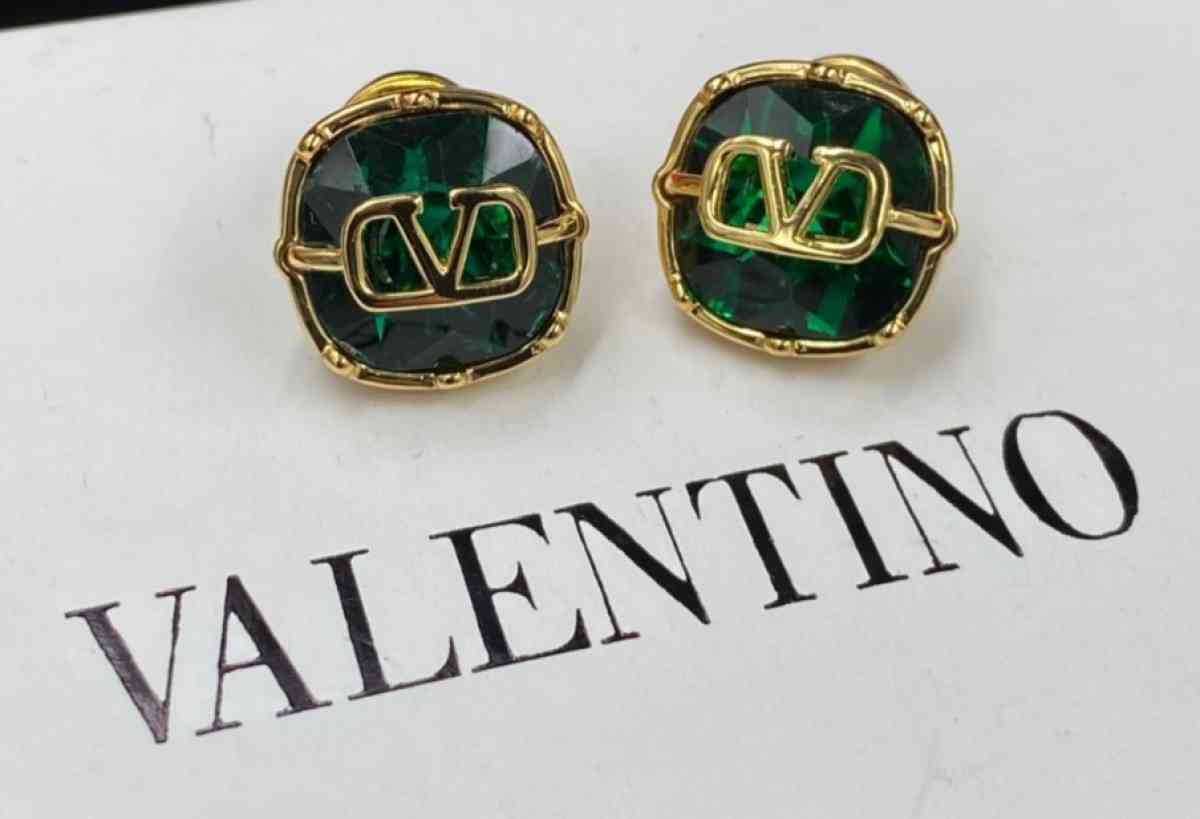 Valentino set fine jewelry