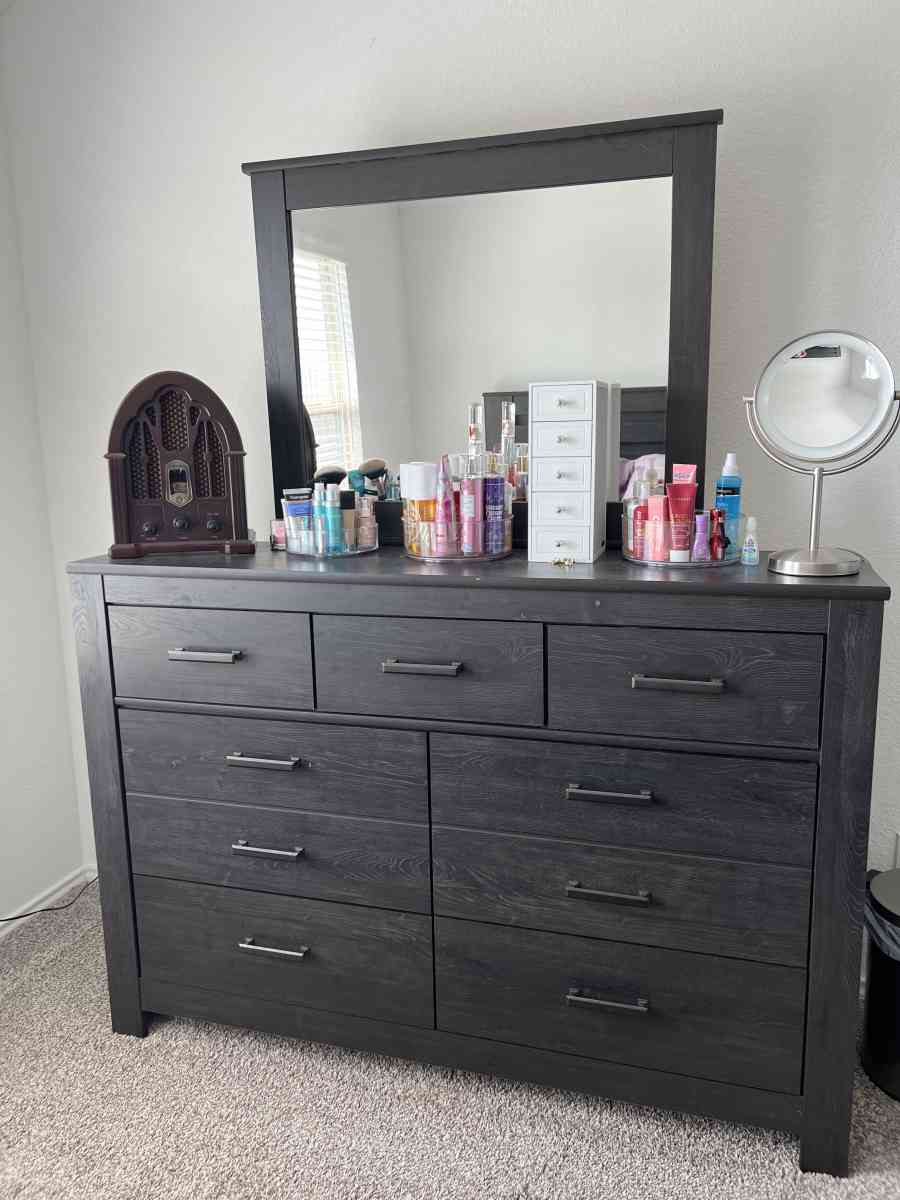 BROWN QUEEN BEDROOM SET