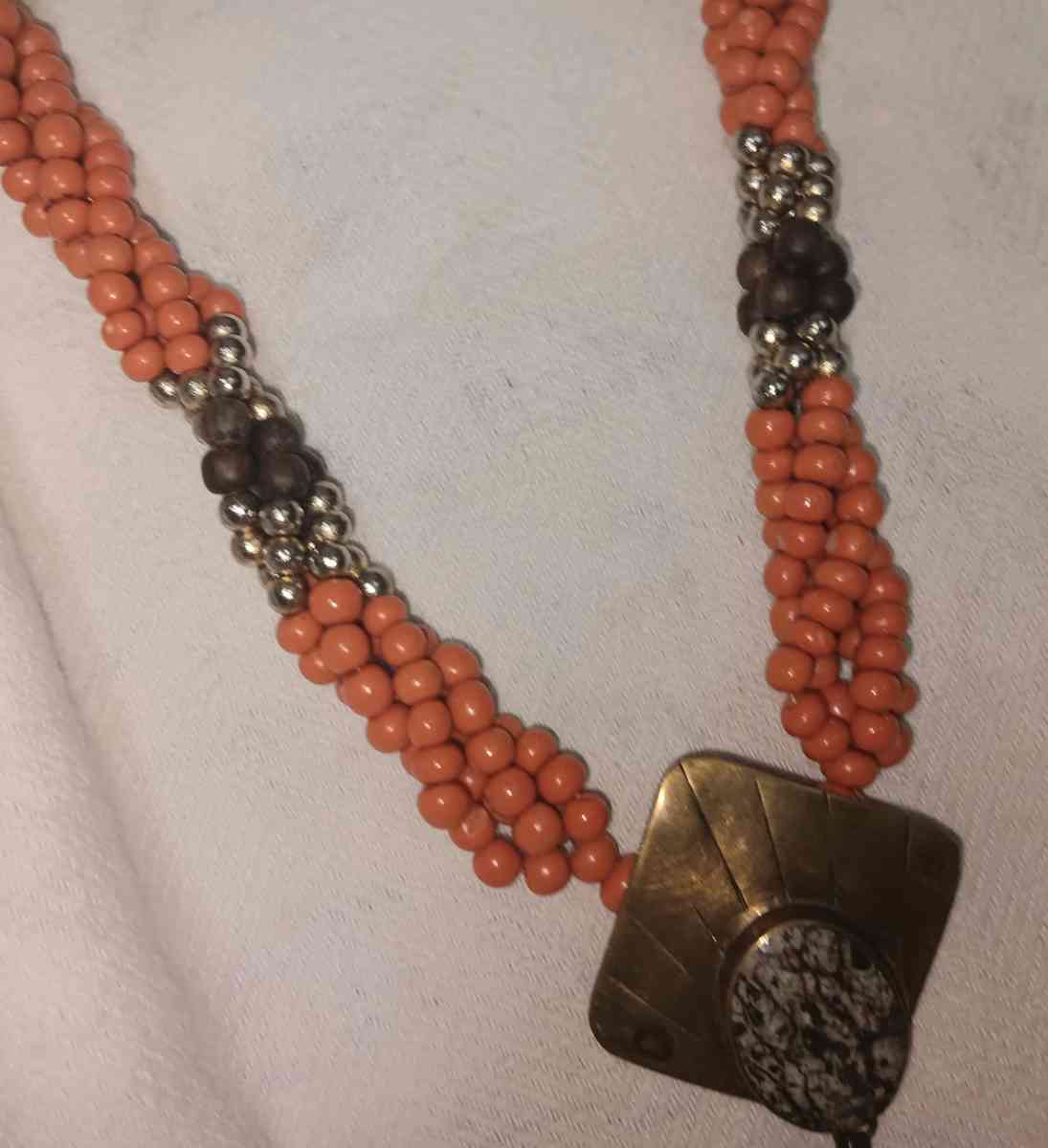 vintage 18 in long necklace