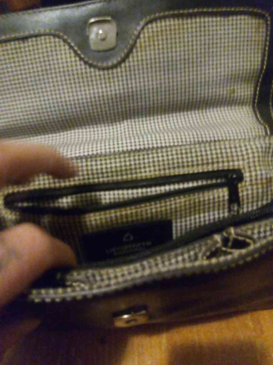 LIZ Clainborne ACCESSORIES