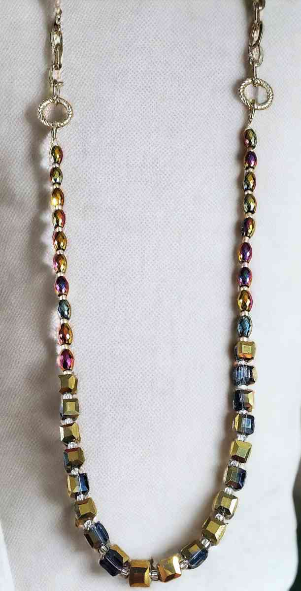 Glass Bead Irredescent Necklace and Earring Set